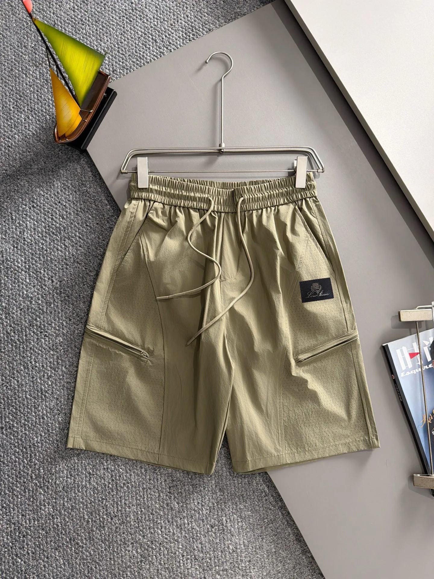 LP 2041 Spring/Summer New Arrival elastic band casual shorts, counter-customized fabric Breathable, high comfort, impeccable details, brand element design concept, reflecting high quality. It feels delicate and soft! It presents a casual cut and the upper body shape is great! Sizes:M-4XL